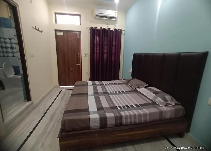 Deepak Homestay