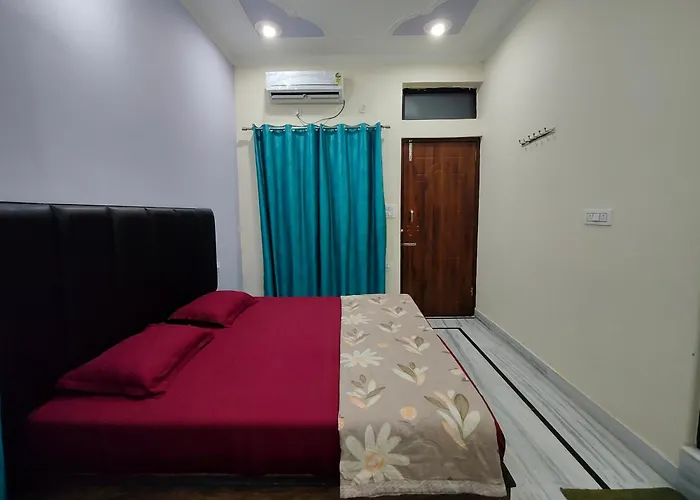 Deepak Homestay